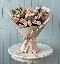 Букет цветов из:  Розы и Лизиантусы в Олу