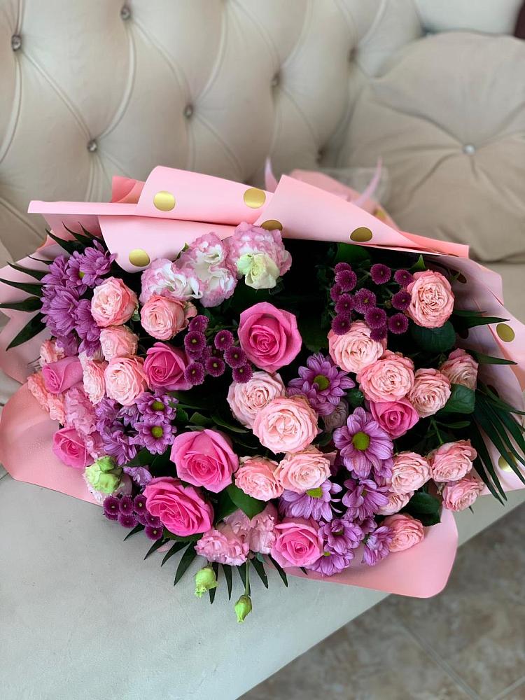 Букет цветов из: Хризантемы, Розы и Лизиантусы в Олу