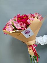 Букет цветов из:  Альстромерии в Олу