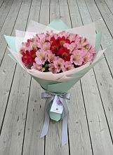 Букет цветов из:  Альстромерии в Олу
