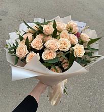 Букет Кремовые розы Латте в Олу