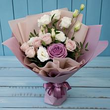 Букет цветов из:  Розы и Лизиантусы в Олу