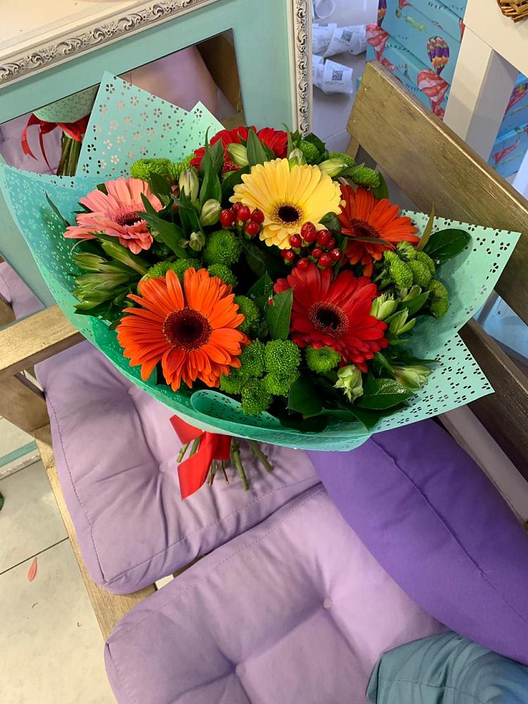 Букет цветов из: Герберы, Хризантемы и Альстромерии в Олу