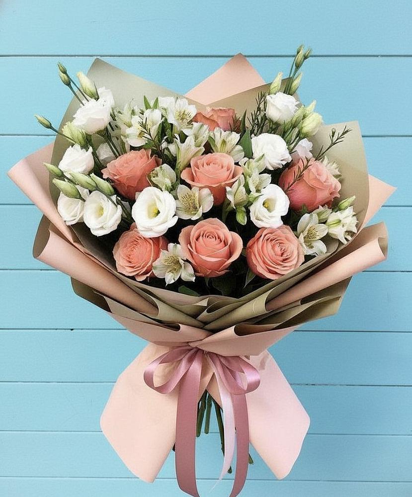 Букет цветов из: Розы, Альстромерии и Лизиантусы в Олу