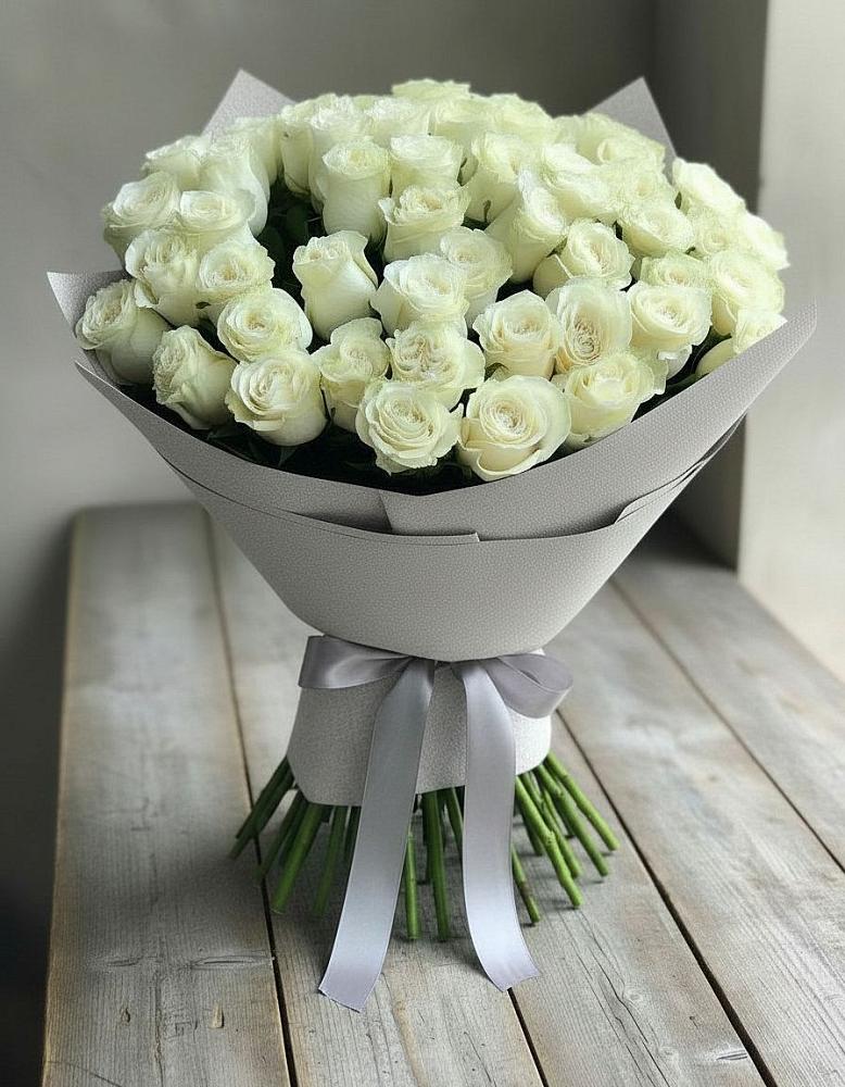 Букет 35 Белых роз в Олу