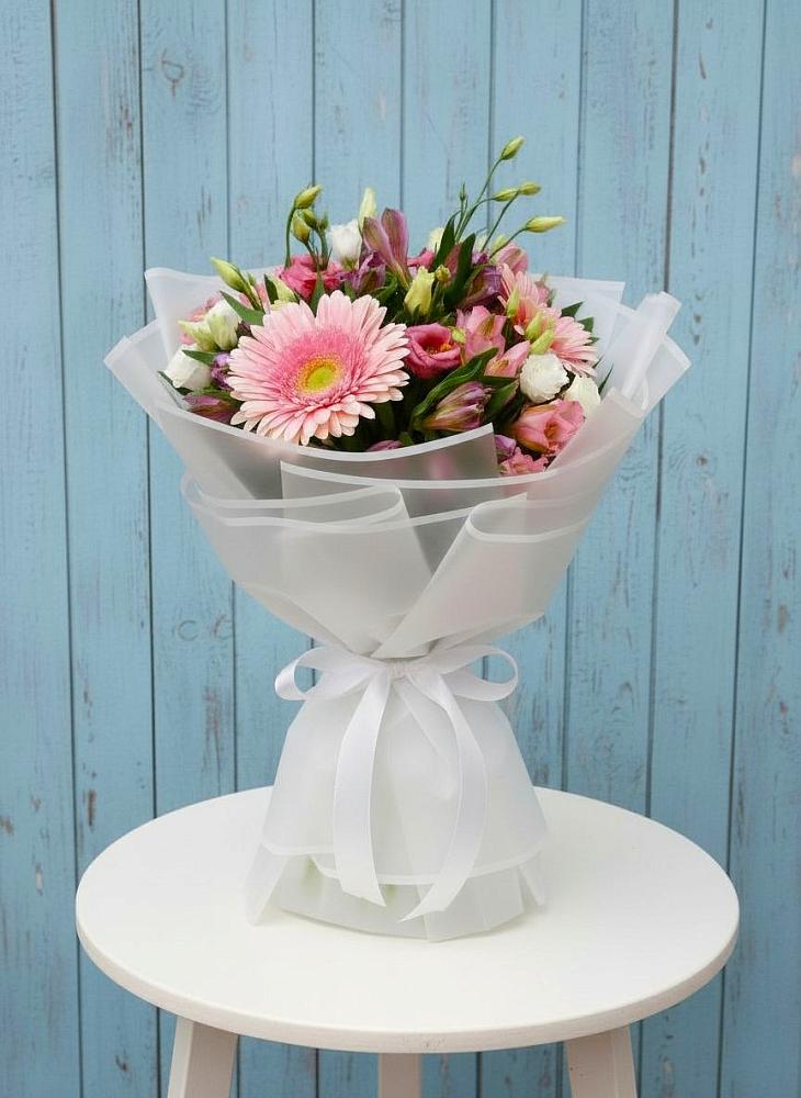 Букет цветов из: Герберы, Альстромерии и Лизиантусы в Олу