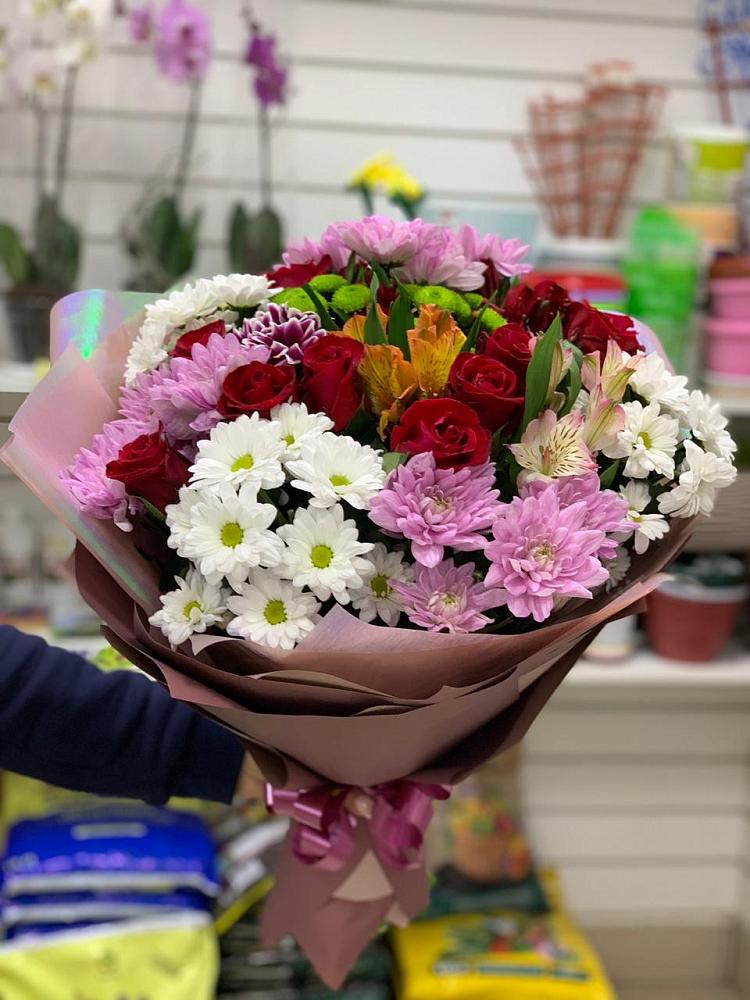 Букет цветов из: Розы, Хризантемы и Альстромерии в Олу