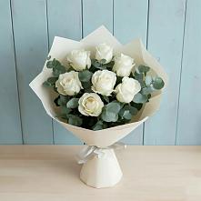 Букет Белые розы в Эвкалипте в Олу