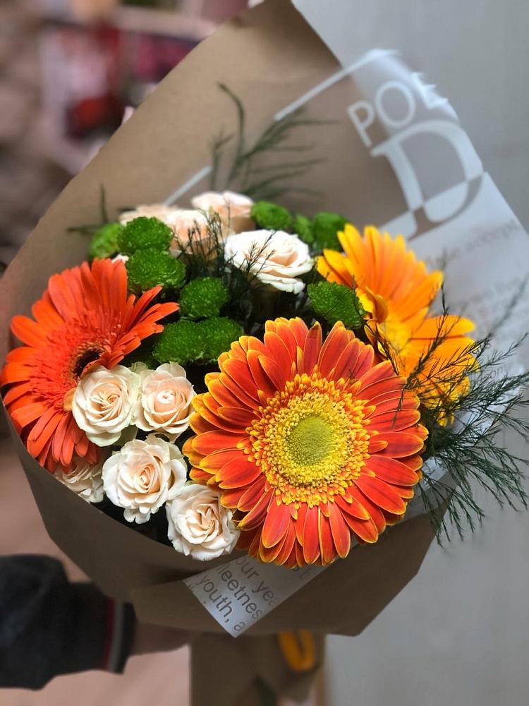 Букет цветов из: Герберы, Хризантемы и Розы в Олу