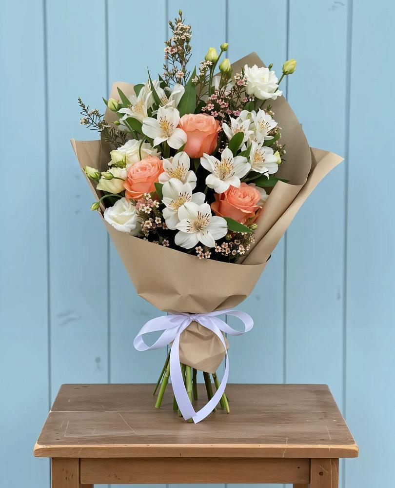 Букет цветов из: Альстромерии, Лизиантусы, Розы и Хризантемы в Олу