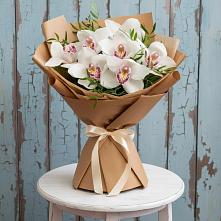 Букет цветов из:  Орхидеи и Розы в Олу